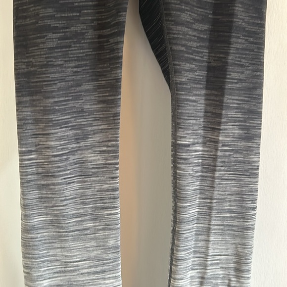 Lululemon VGUC Wunder Under High Rise ombré legging black fading to light grey - Picture 12 of 12